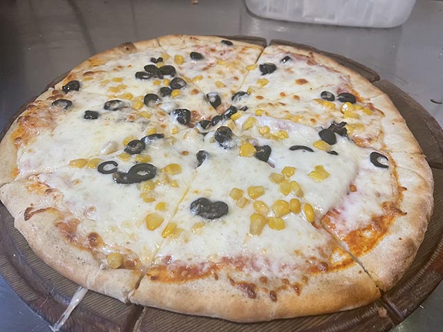 Pizzeria Quattro - Olive pizza
